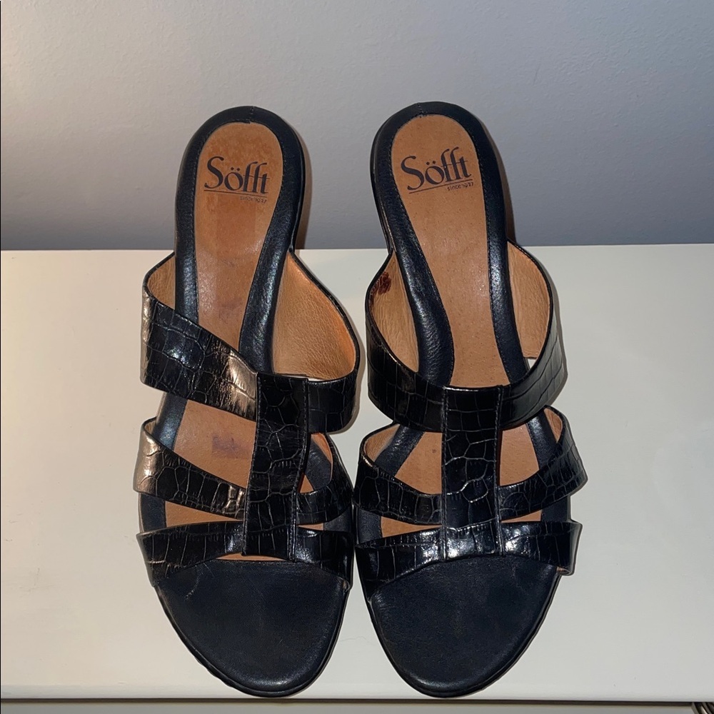 Sofft Black Croc-Embossed Platform Heel Mules. Leather. Open Toe. Size 10